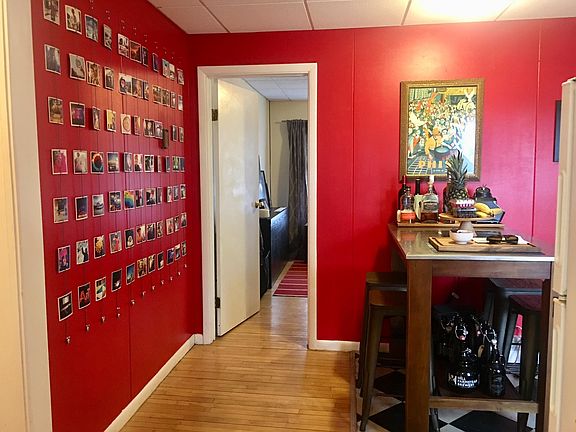 Kitchen towards Bedroom