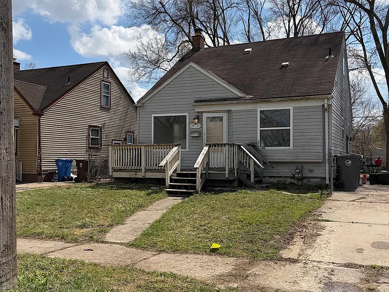 26711 Carlysle St — Photo 1