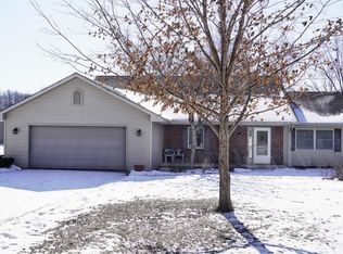 865 W Dogwood Dr, Columbia City, IN 46725