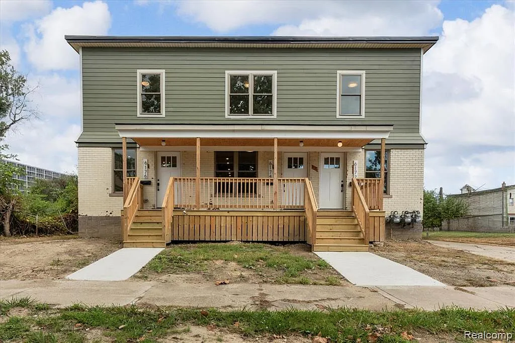 2 bed, 1.5 bath, 888 sqft, $1,600 — Photo 2