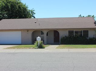 403 Woodcliff Dr, Redding, CA 96003