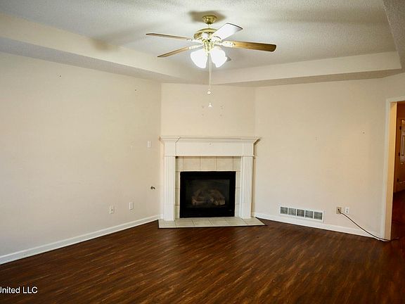 2nd image of 1245 Greenwich Dr