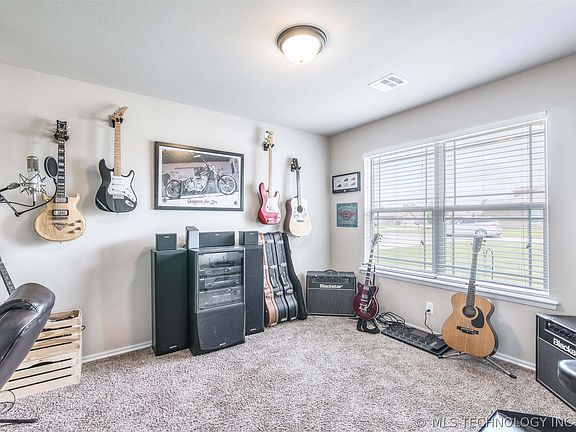 4th image of 8994 S 254th East Ave