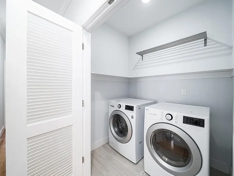 170 Webster Ave #1 — Photo 17