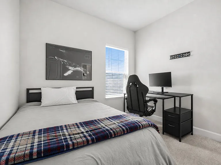 14048 Crimson Ave — Photo 40