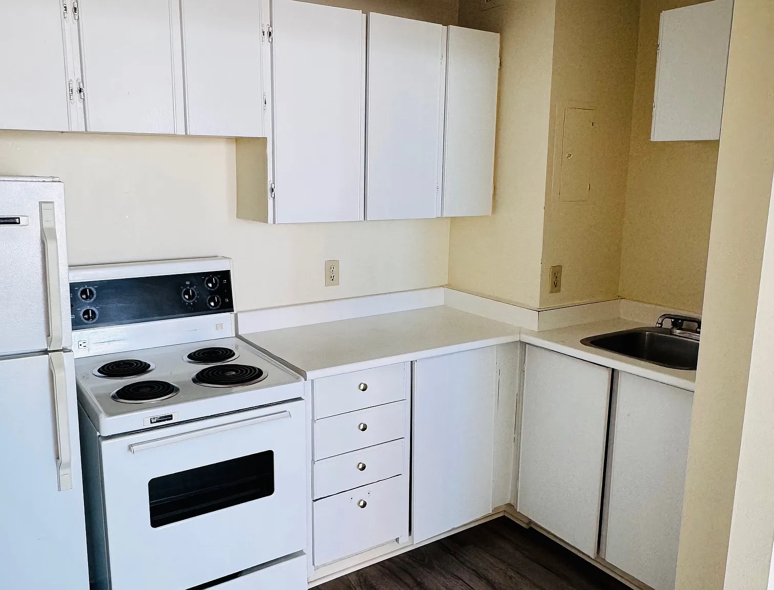 Suites of Somerset — Photo 2