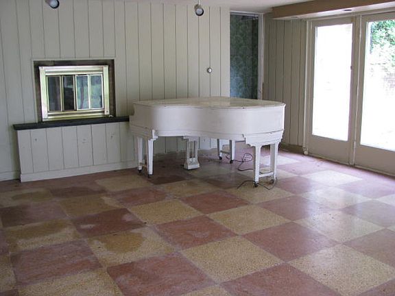 5th image of 25 Dorothy Dr