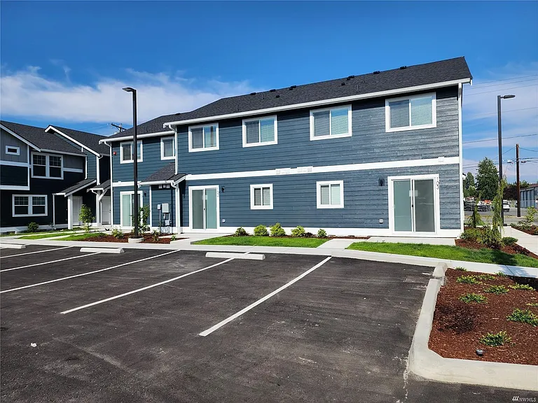 1039 Cedar Ave #201 — Photo 16