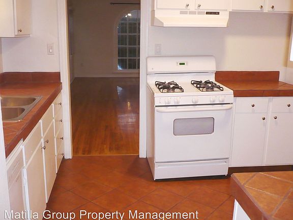 4th image of 3760 Kelton Ave APT 1
