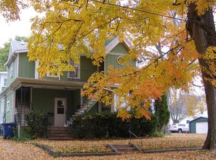 215 N 3rd St, Monmouth, IL