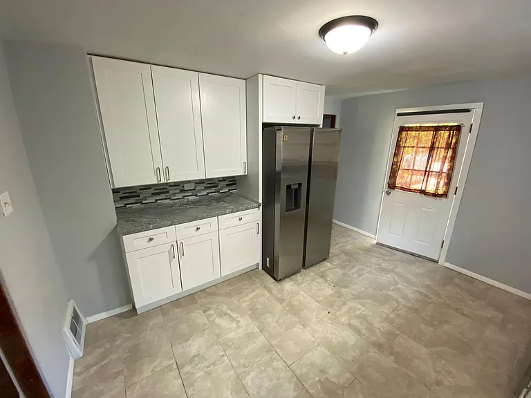 712 Oakland Ave — Photo 4