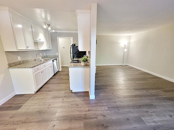 3rd image of 135 Acalanes Dr APT 3