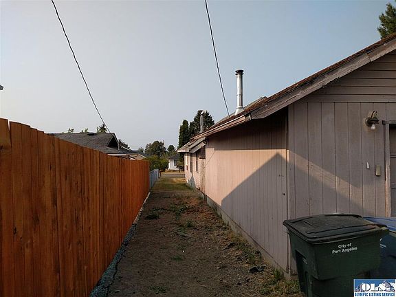 4th image of 426 Lopez Ave