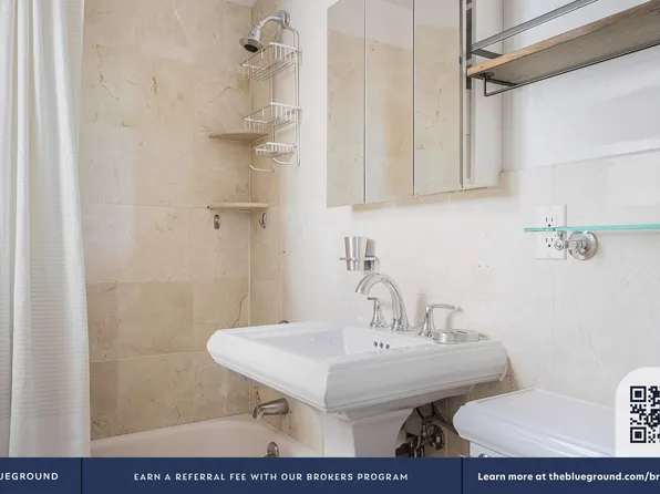 290 West 12th Street image 19 of 26