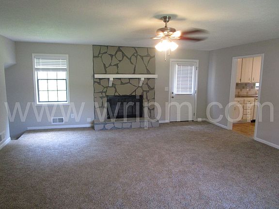 5th image of 551 Rivercrest Dr