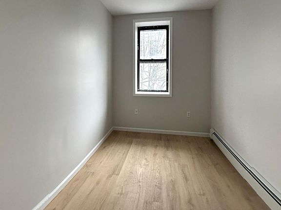 3rd image of 925 Marcy Ave #2