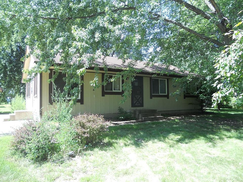 3 Bedroom Rambler on Large lot