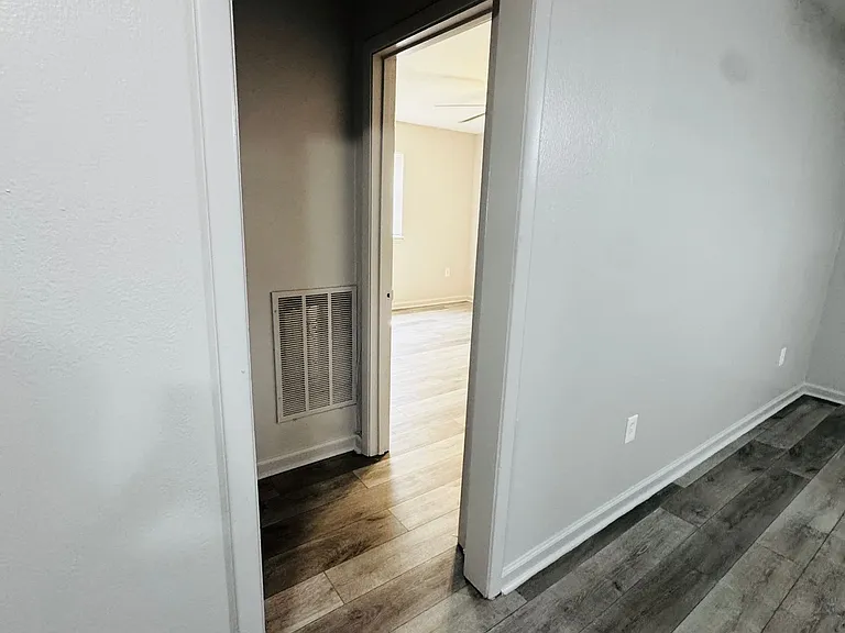 2875 Iowa St — Photo 11