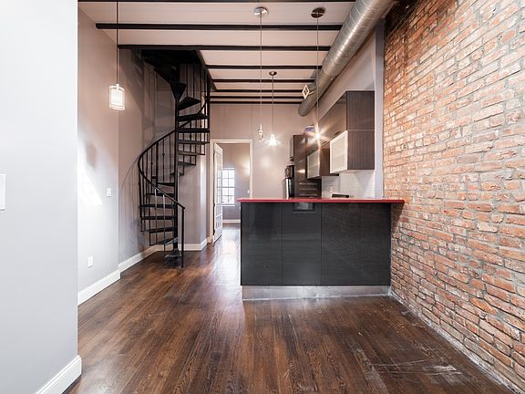 3rd image of 524 Chauncey St #3A
