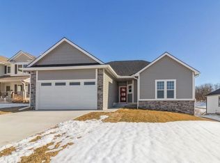 1407 Capital View Dr, Pleasant Hill, IA 50327
