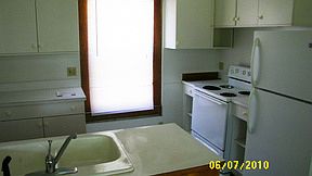 4th image of 115 S Elm St