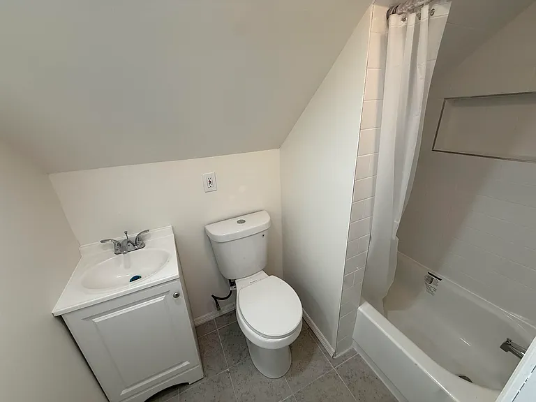 129 W 20th St #3 — Photo 16