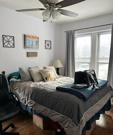 3rd image of 1400 W Cuyler Ave #1E