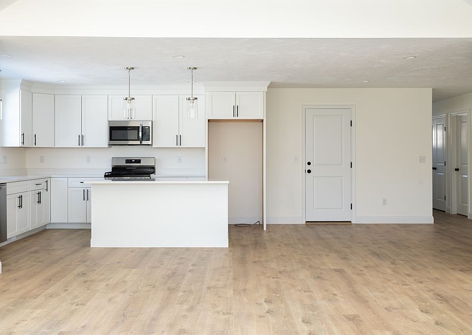1st image of 2 Hayley Cir #0