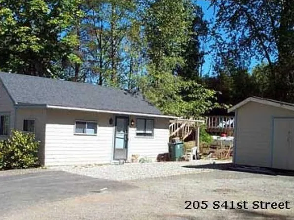 205 S 41st St, Bellingham, WA 98229