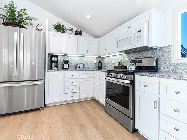 1720 W Oceanfront #B — Photo 9