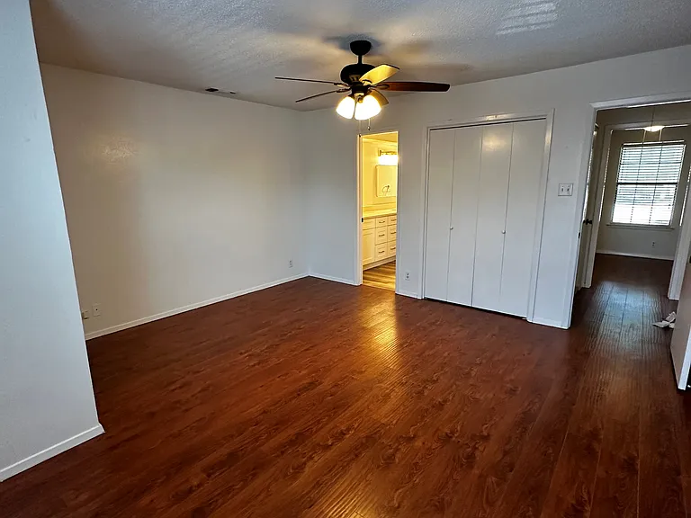 716 W Mulberry St #18 — Photo 18
