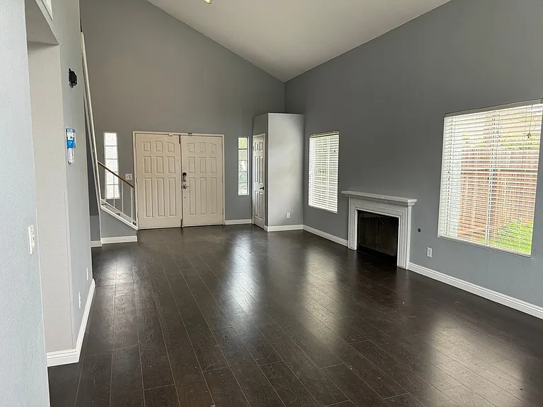 466 Weisser Way — Photo 4