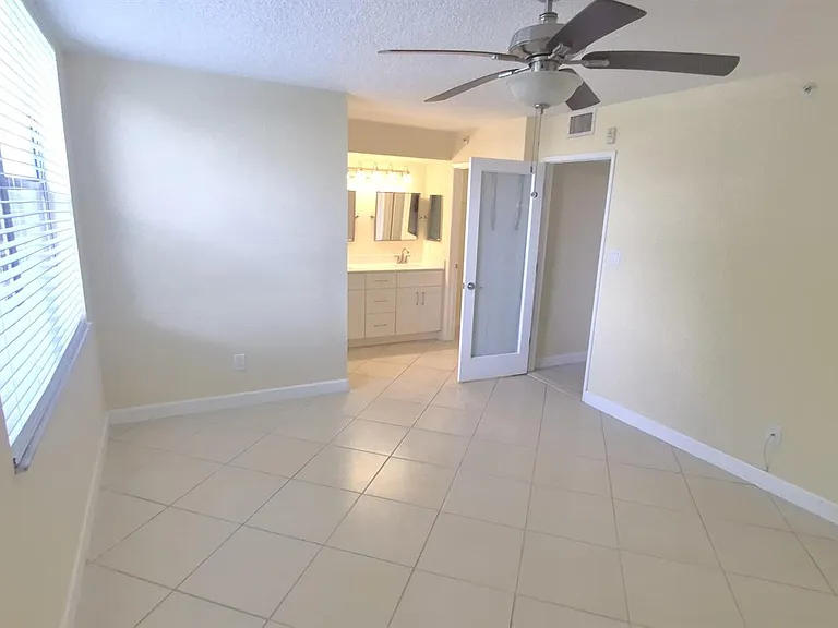 820 Lavers Cir #G409 — Photo 14