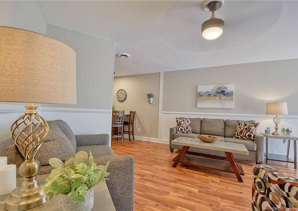 1st image of 124 Biruta St #E1