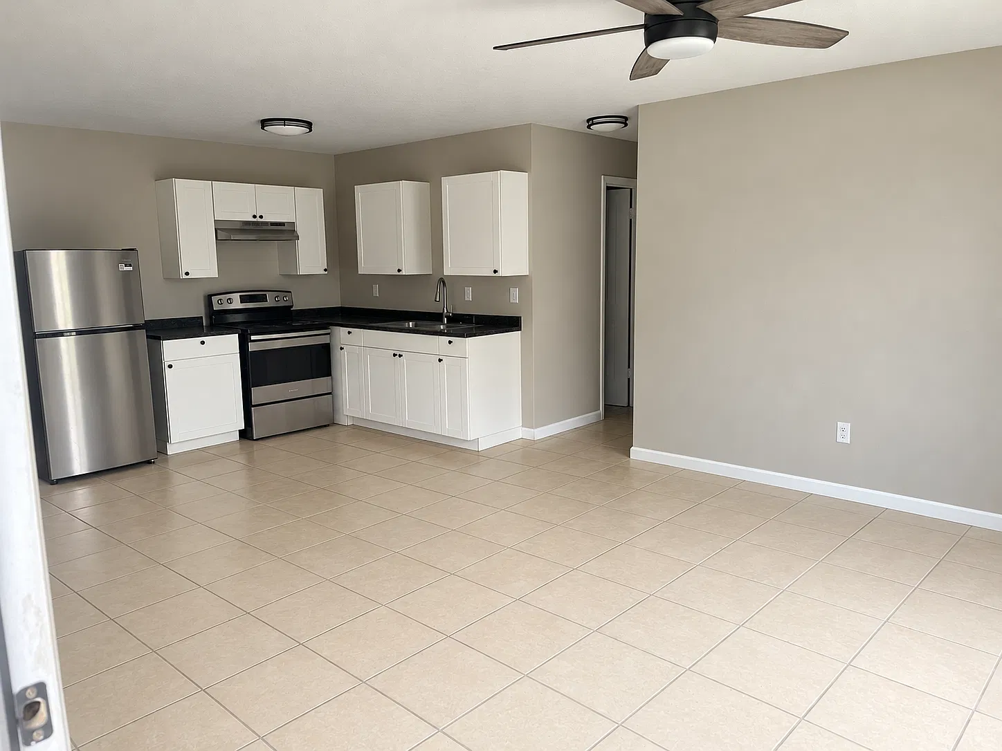 2 bed, 725 sqft, $1,400 — Photo 3