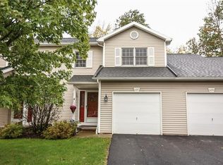 637 Strand Pond Cir, Webster, NY 14580