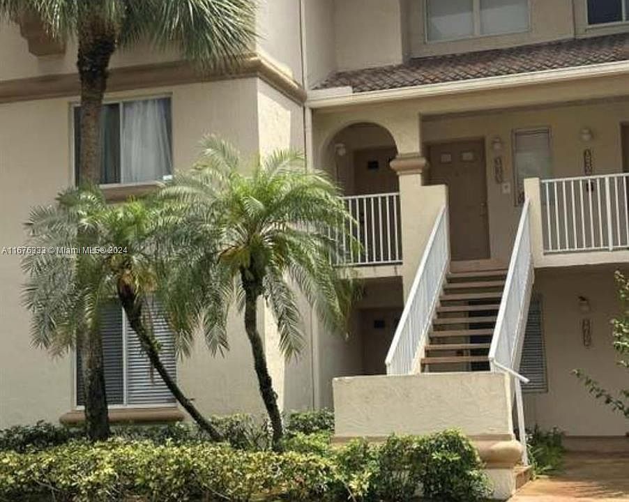 2nd image of 3103 Glenmoor Dr #3103