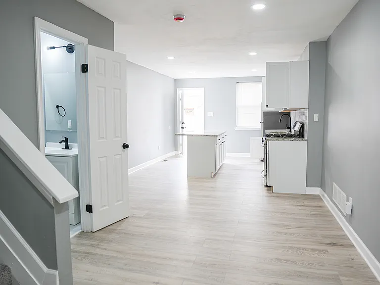 2436 Lauretta Ave — Photo 4