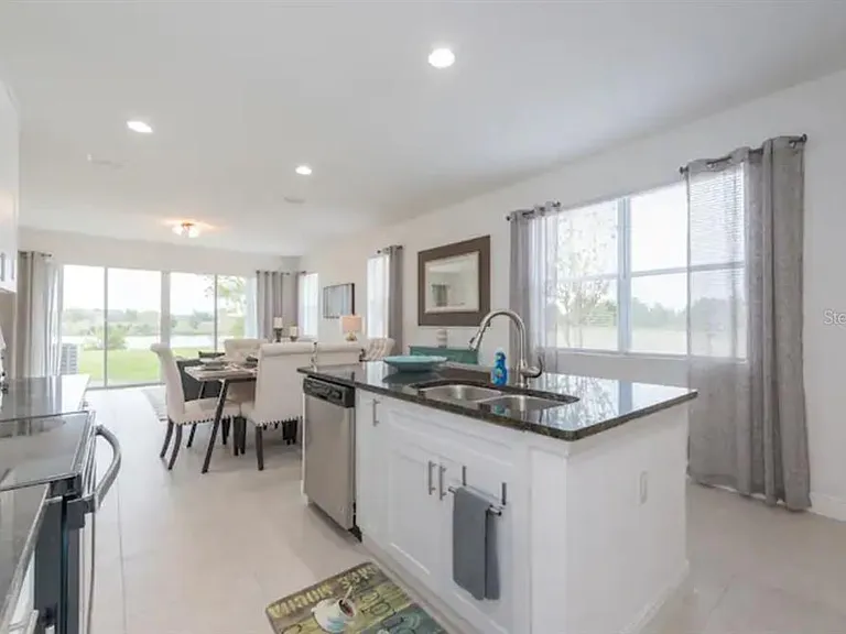470 Lake Shore Pkwy — Photo 8