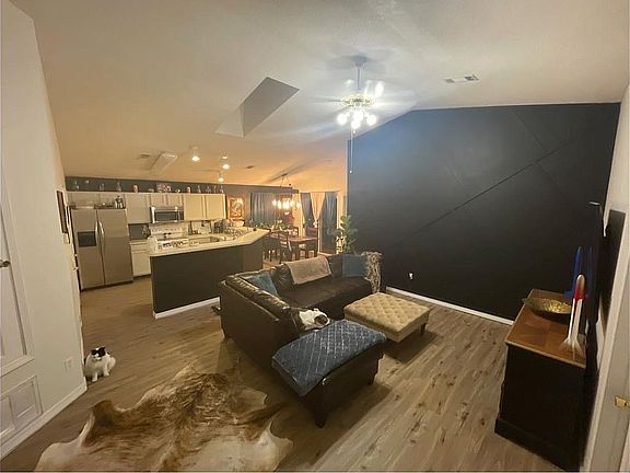 5th image of 5773 Charlene Dr