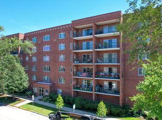 1325 Perry St APT 402, Des Plaines, IL 60016