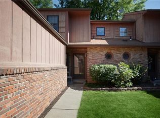 1349 Lexington Dr, Lawrence, PA