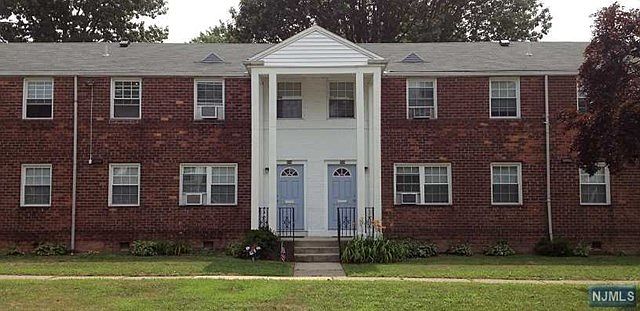1st image of 175 Gold St #Q