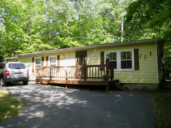 1064 Deer Valley Rd, Lake Ariel, PA 18436