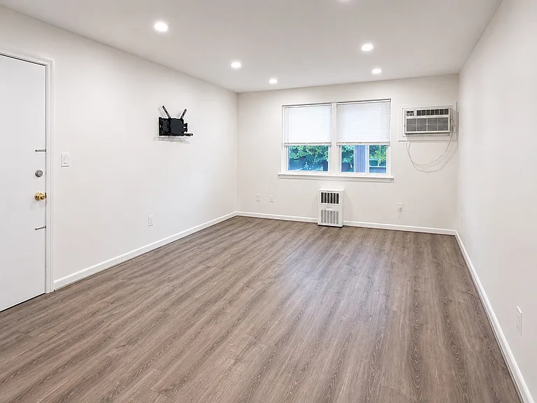 241 Main St #C9 — Photo 3