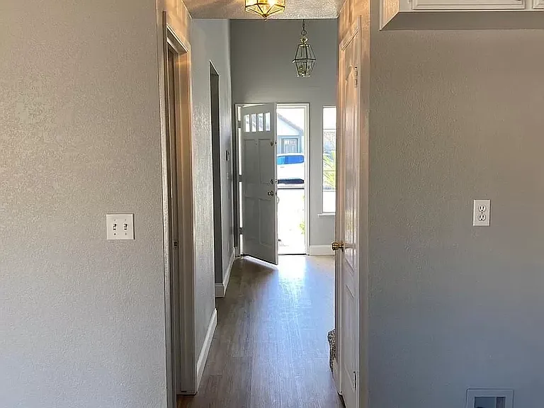 259 W Fallbrook Ave — Photo 18