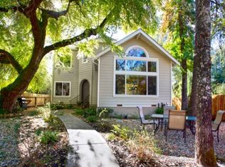 8425 Spring Dr, Forestville, CA 95436