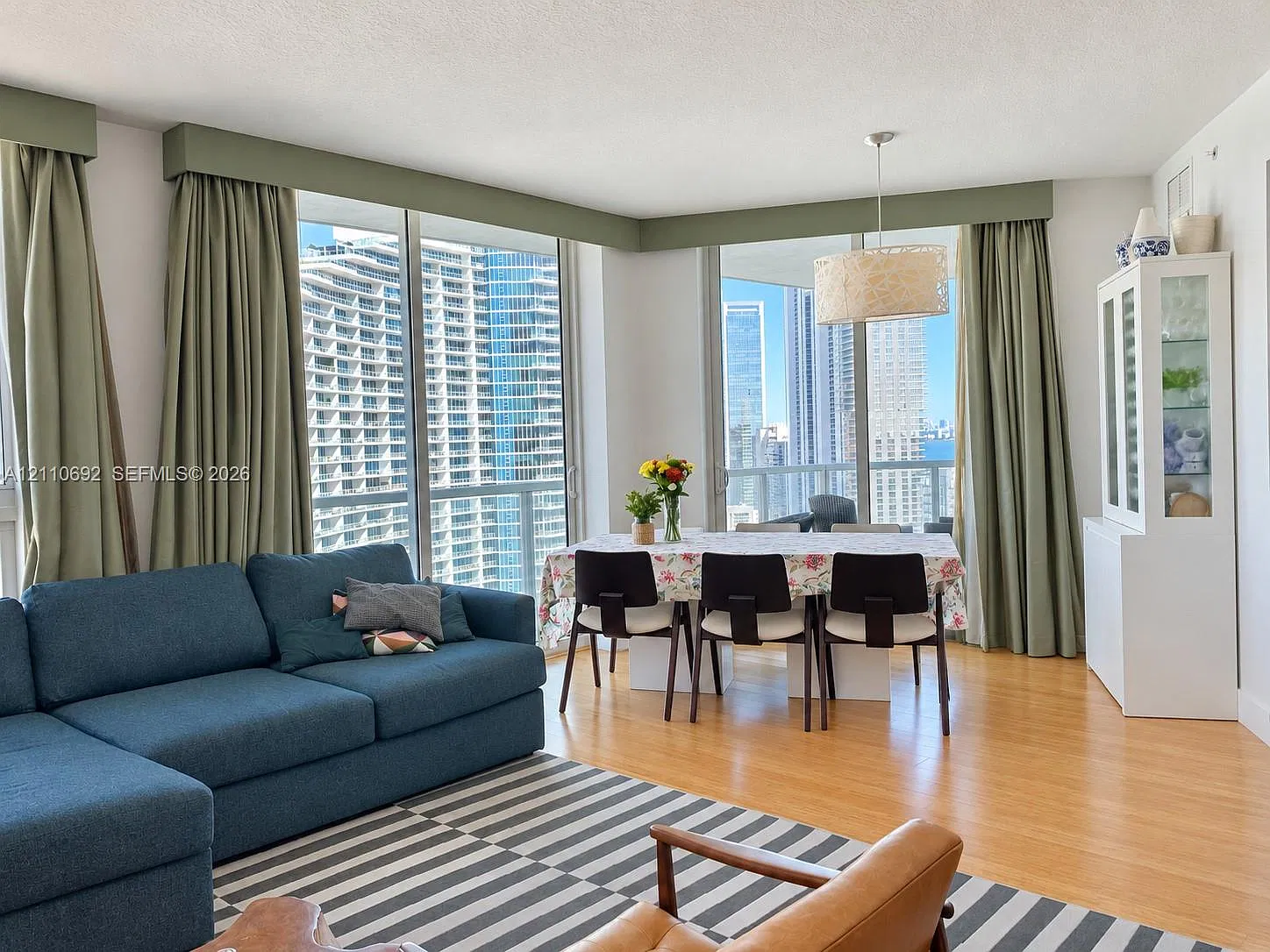 Quantum On The Bay Condo — Photo 4