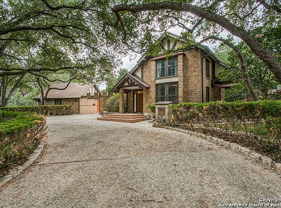 2nd image of 4014 Sylvanoaks Dr
