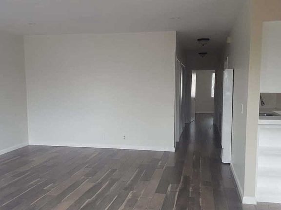 3rd image of 607 E Fairview Blvd #3
